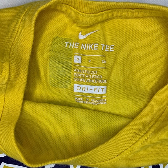 🦋 Nike Lebron James Lakers Tee - Picture 9 of 9